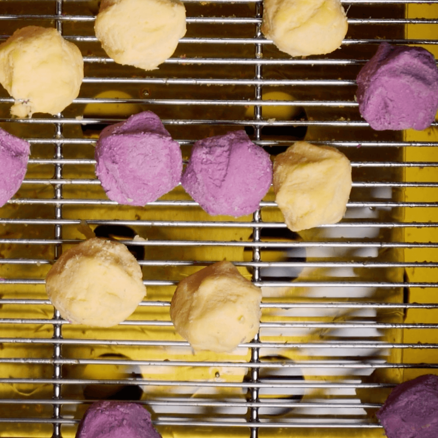 Lumo use deep fryer to cooked frozen sweet potato balls.